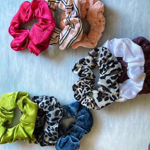 Scrunchie Bundle! Mystery Box- Includes 2-4 Pieces- NEW - Picture 1 of 16